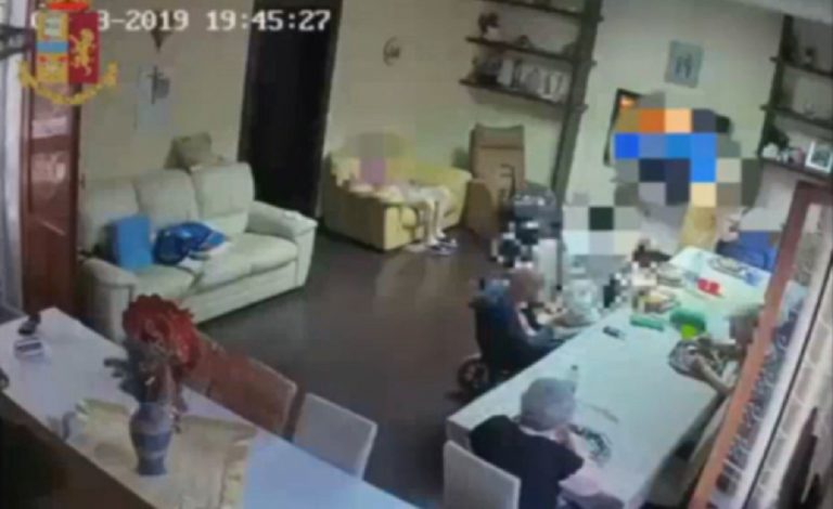 anziana maltrattata casa di riposo