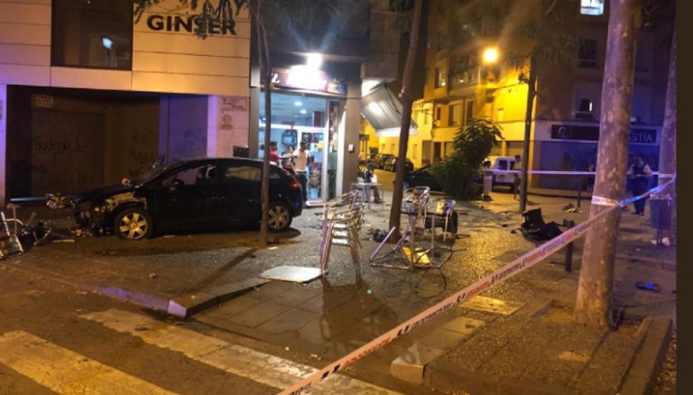 auto contro terrazza bar