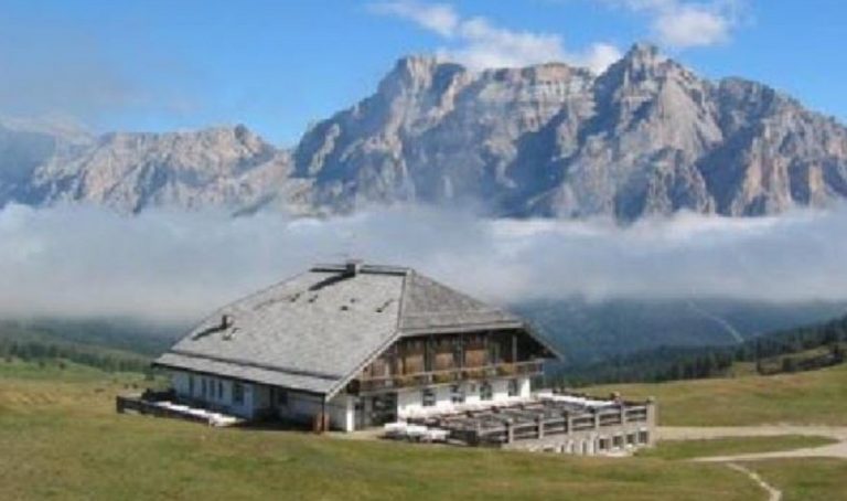 bolzano colpito da un fulmine