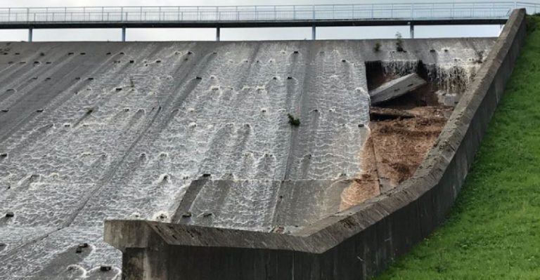 diga a rischio crollo in Inghilterra