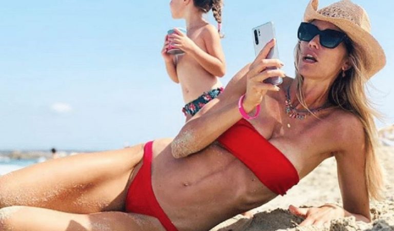 elena santarelli contro haters