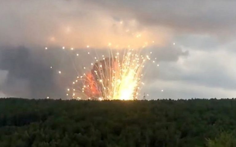 Esplosione in deposito armi in Russia