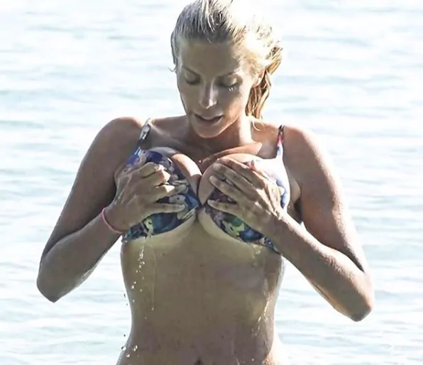 Francesca Cipriani in bikini