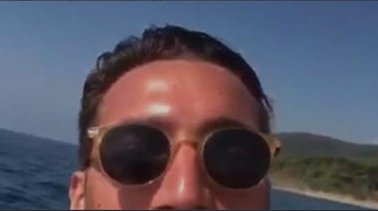 getta bottiglia plastica mare