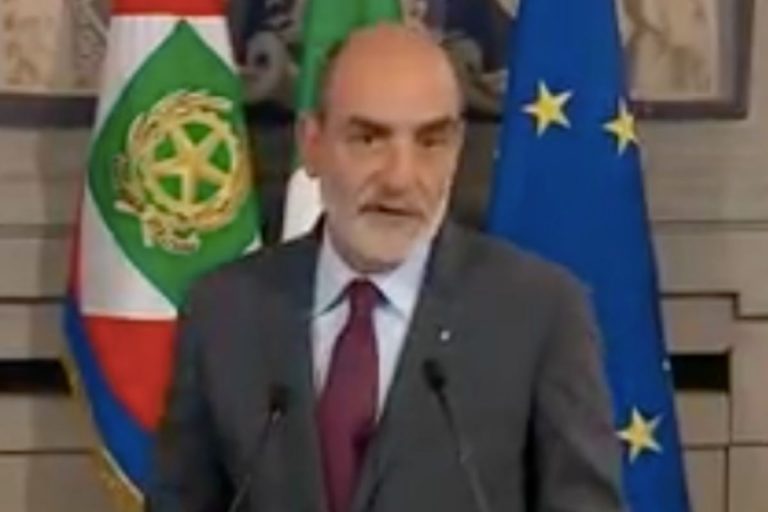 uomo v calcio grasso