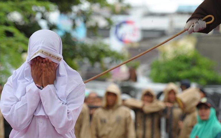 indonesia-cento-frustate