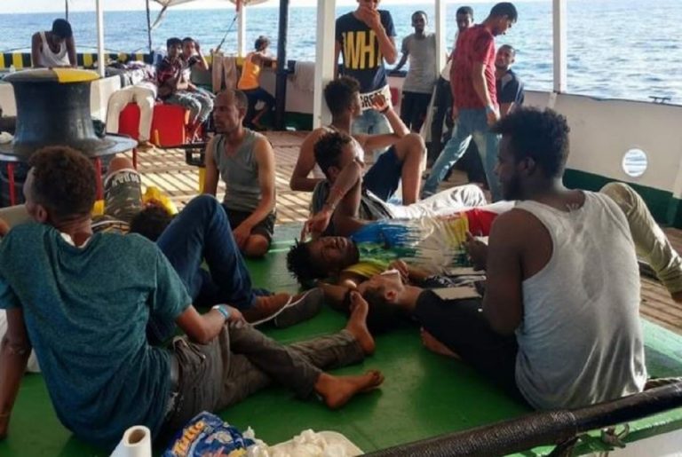 Open Arms, in Italia se avremo problemi. Salvini: 'E' una provocazione' Open Arms, in Italia se avremo problemi. Salvini: 'E' una provocazione'
