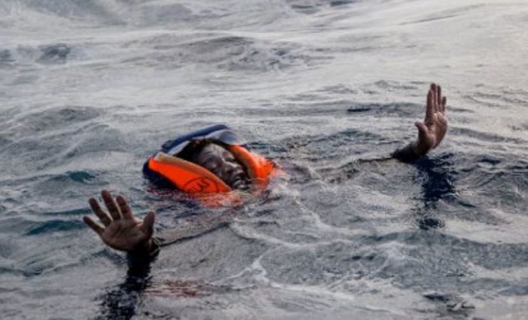 Naufragio migranti