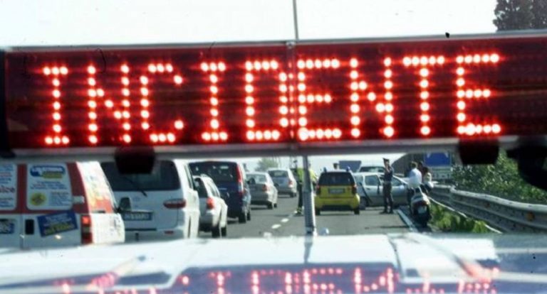 scontro tra auto