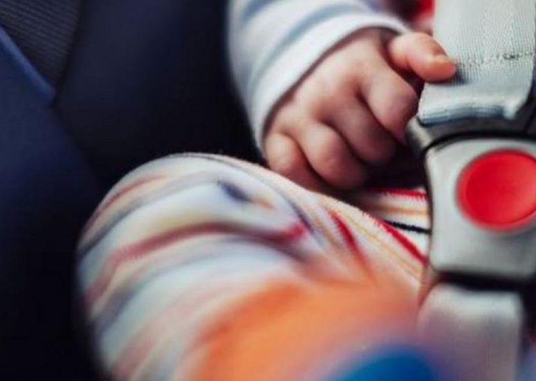 bambino dimenticato in auto a catania