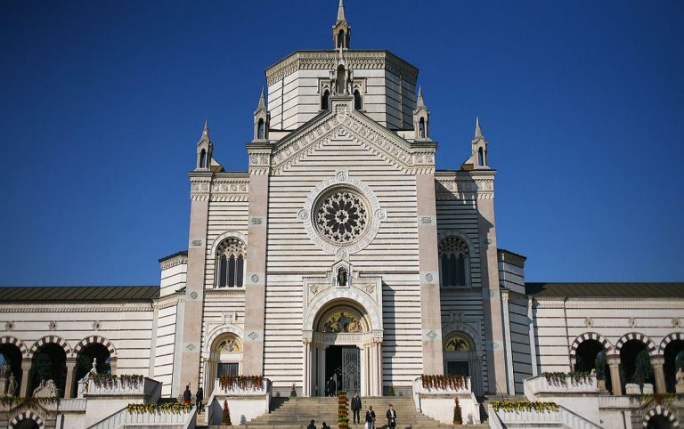Cimitero Monumentale Milano tombe mezzi
