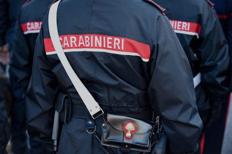 padre abusa figlio