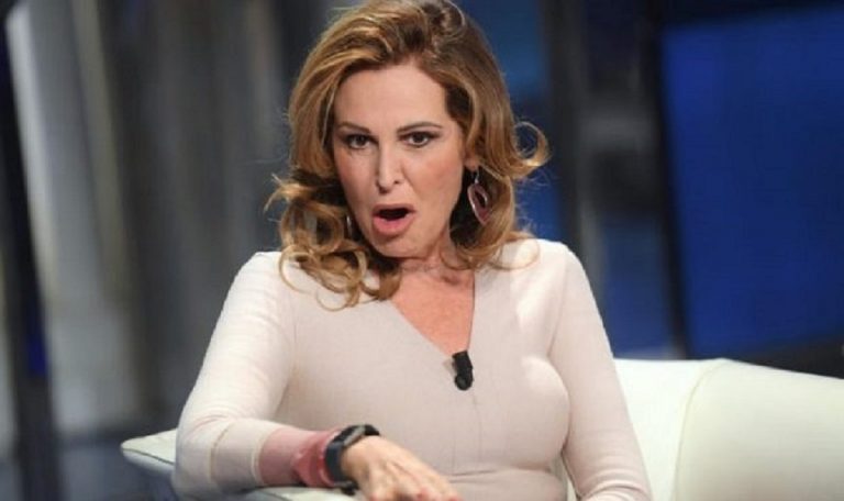 Daniela santanchè guinzaglio