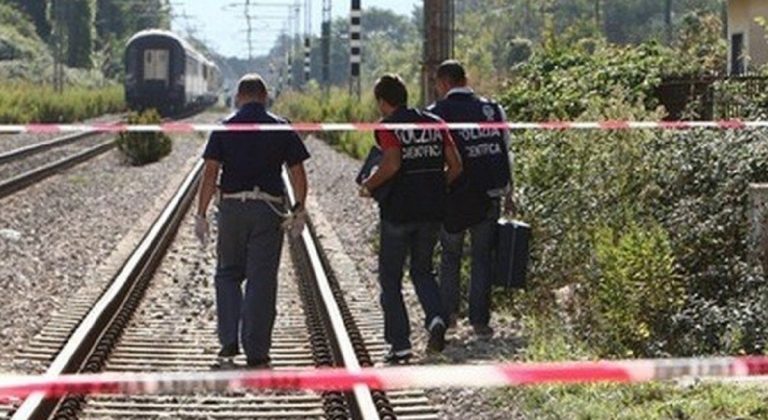 donna travolta treno