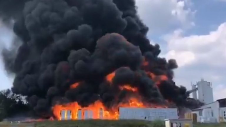 Incendio in azienda di Avellino