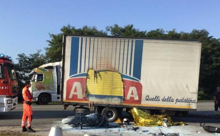 incidente moto camion