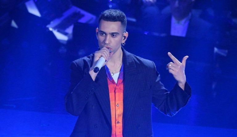 Mahmood incidente tuffo