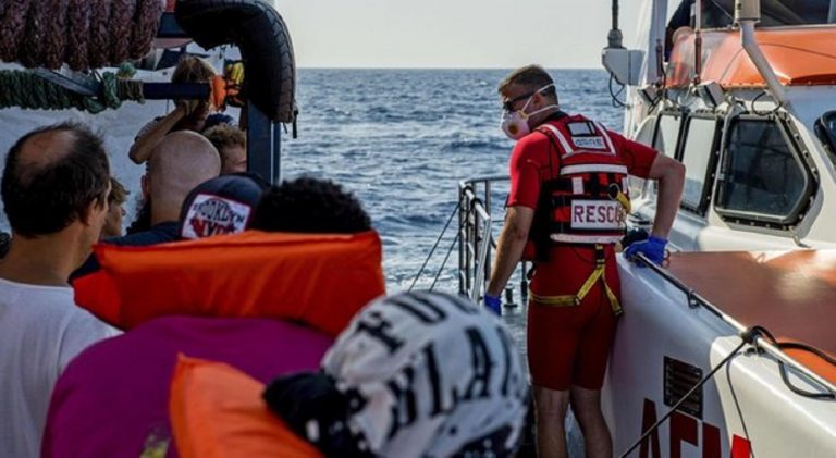 migranti ungheria contro italia