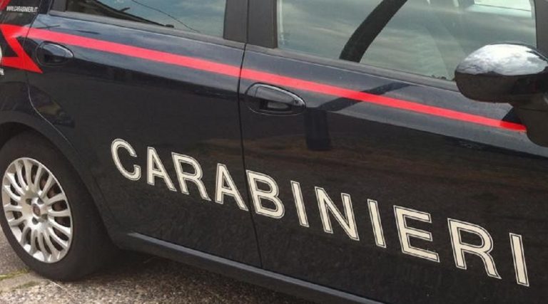 milano carabinieri aggrediti