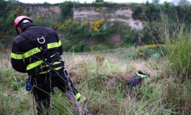 Neonato trovato morto scarpata Bolzano