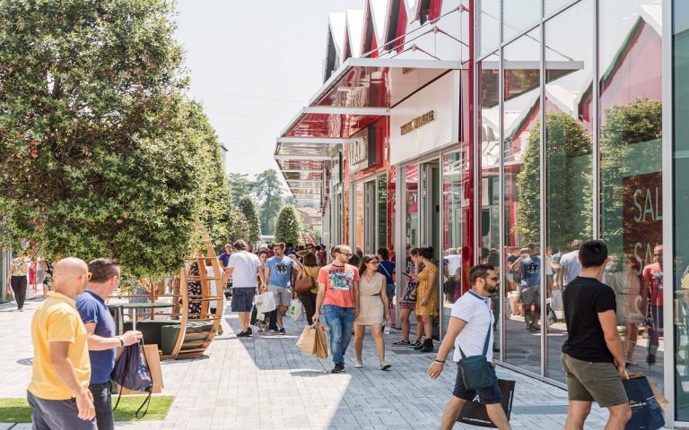 outlet brescia orari