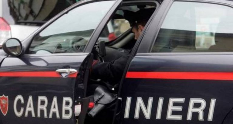 schiaffi e insulti ai bambini