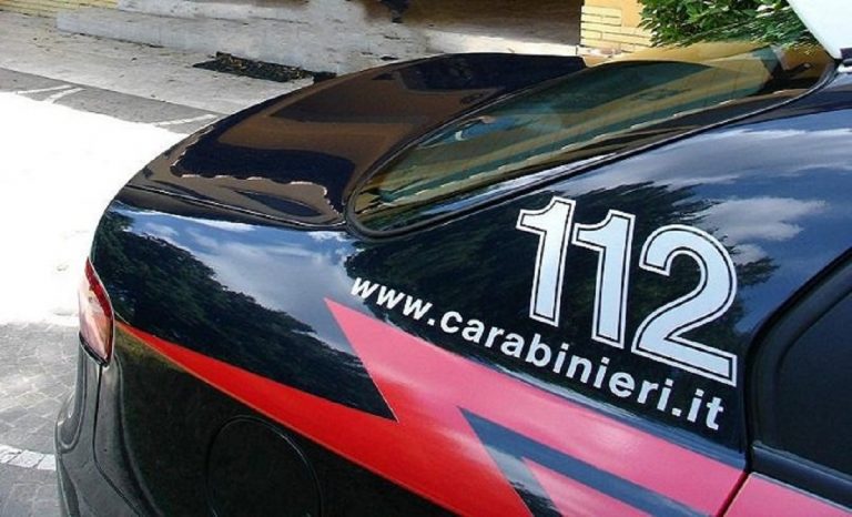 uomo armato di coltello irruzione scuola di ballo pesaro