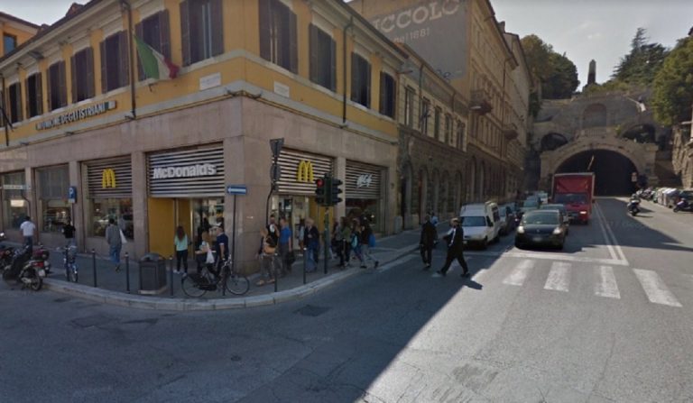 17enne accoltellato