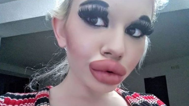 Andrea Emilova Ivanova labbra