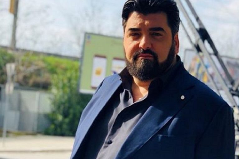 Antonino Cannavacciuolo cantante