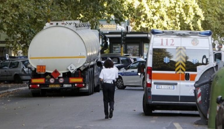 anziano investito autocisterna