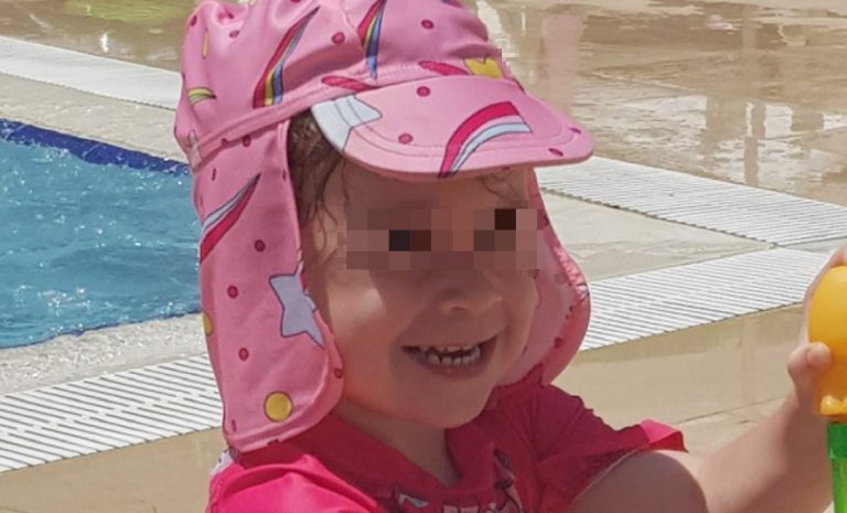bimba muore piscina resort