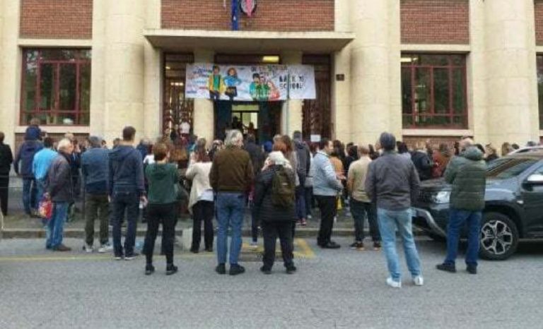 bimbo morto a scuola a milano