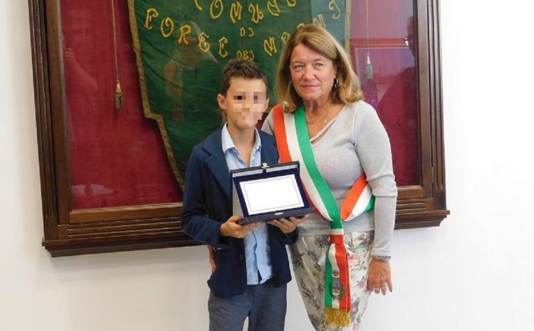 bimbo rinuncia regali compleanno