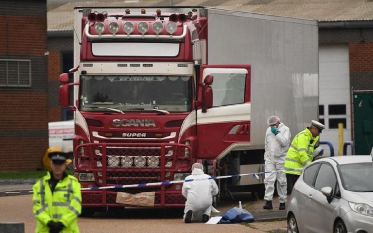 cadaveri container autista