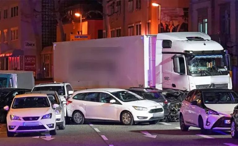 camion contro la folla in germania
