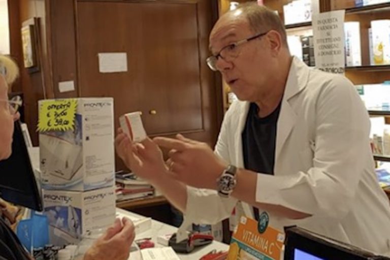 Carlo Verdone farmacia