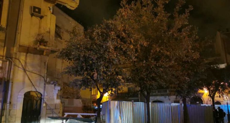 crolla una palazzina ad Andria