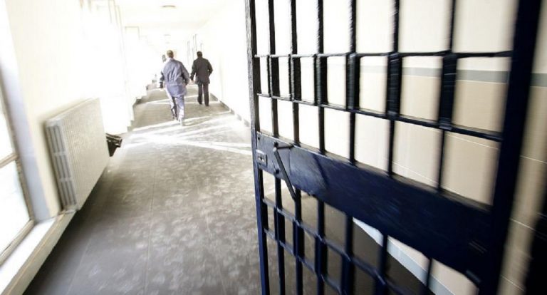 detenuti torturati