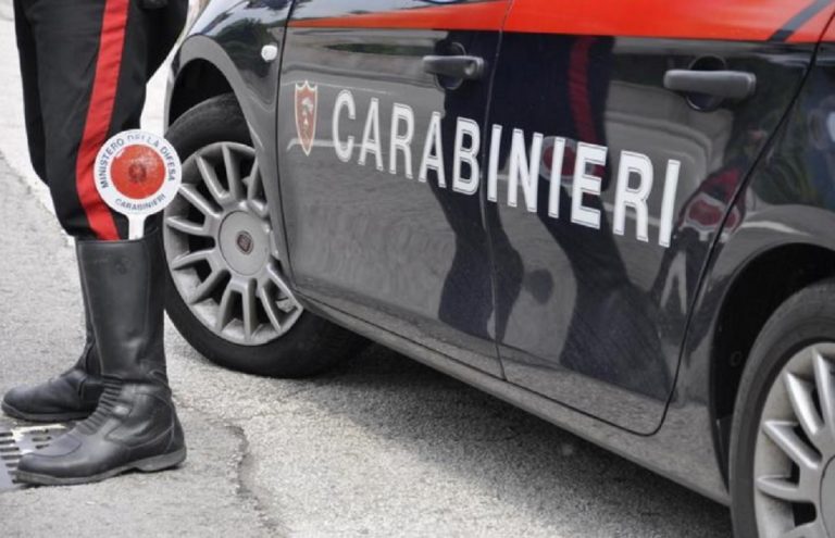donna uccisa a coltellate