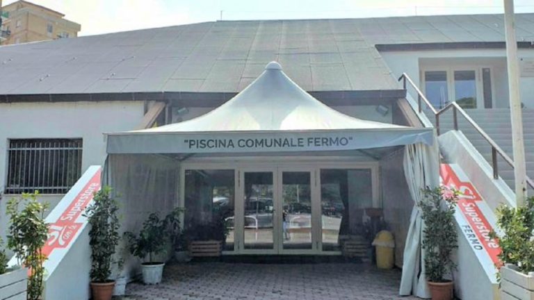 malore in piscina fermo