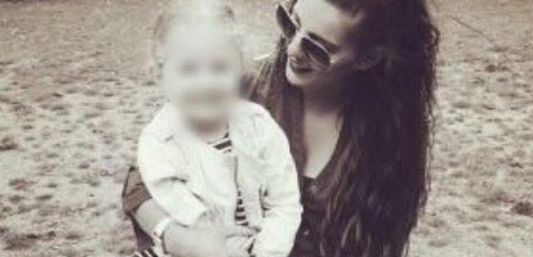 mamma trascorre 5 giorni con la figlia morta