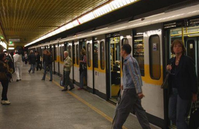 metro gialla bloccata oggi