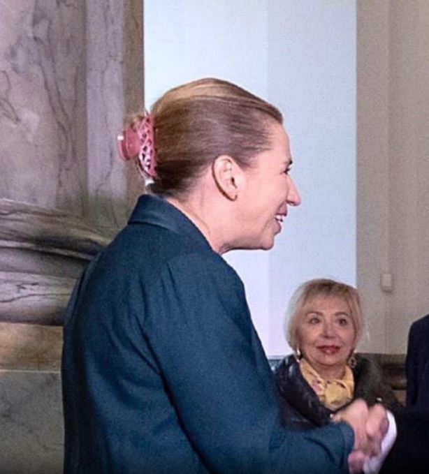 ministro danese molletta rosa