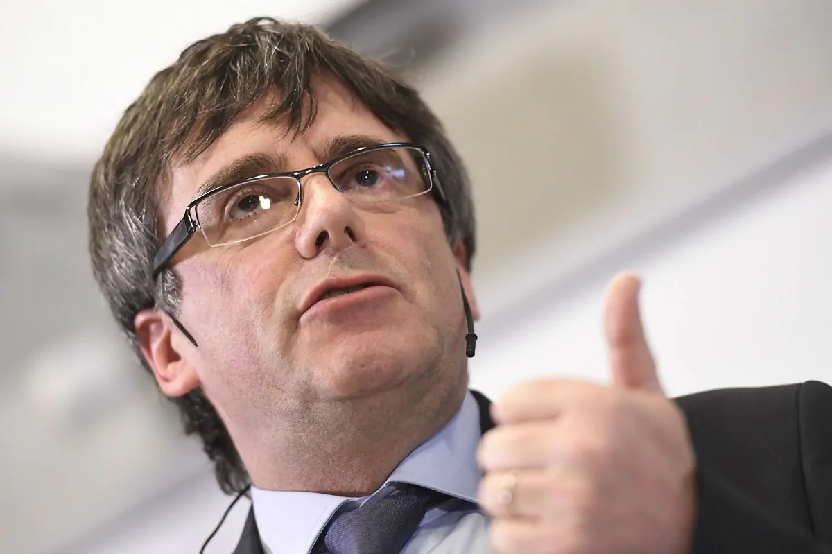 puigdemont si consegna