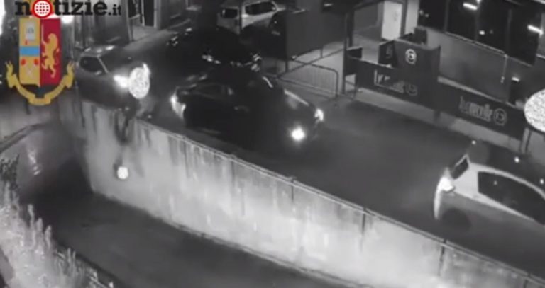 pusher spinto giù da un muretto a Milano