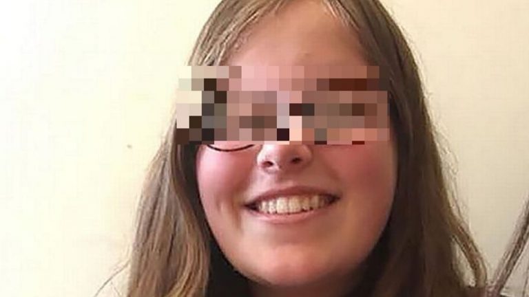 ragazzina trovata impiccata