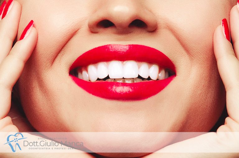 Come avere denti bianchi a casa.