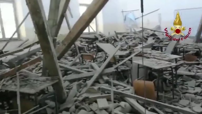 Scuola, emergenza crolli e incidenti