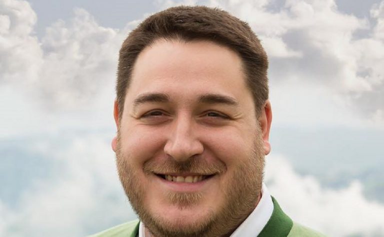 sindaco foza si taglia la mano